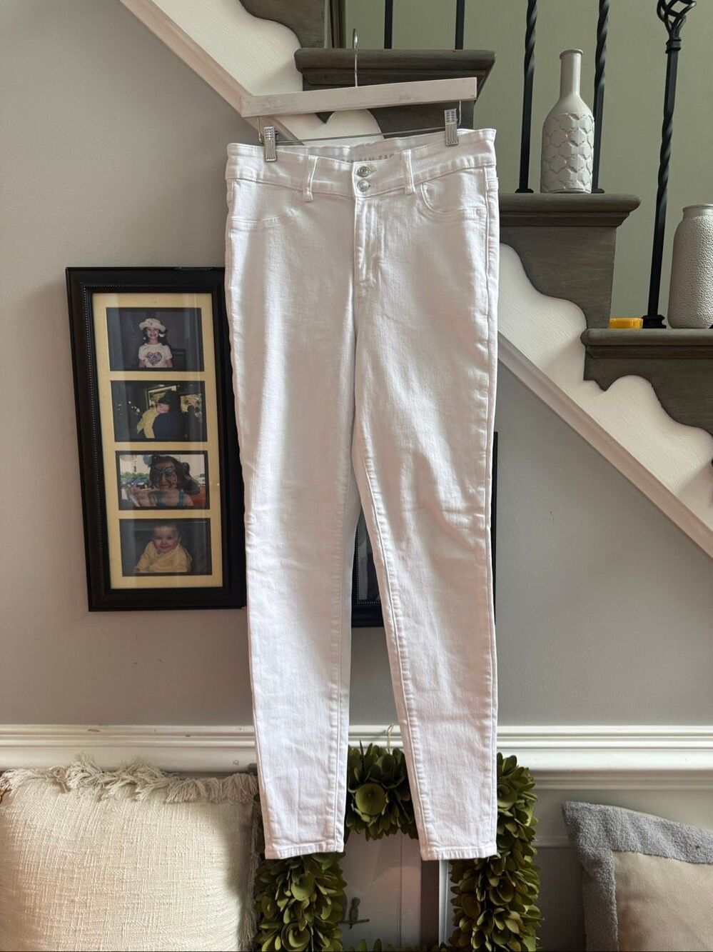 American Eagle White Next Level Stretch Dlim Jeans sz 14 X-Long EUC